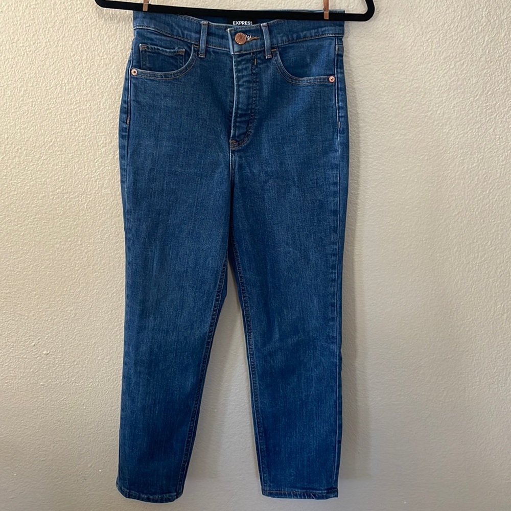 Express Super high rise Mom jean Size 2